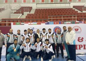 На Чемпионате Азии Мужская сборная команда Узбекистана по сабле стали чемпионами ! 